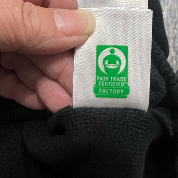 J.Crew Lady Sweater Jacket | Size Large | Black
Bouclé Knit | Layering Staple - Picture 9 of 10